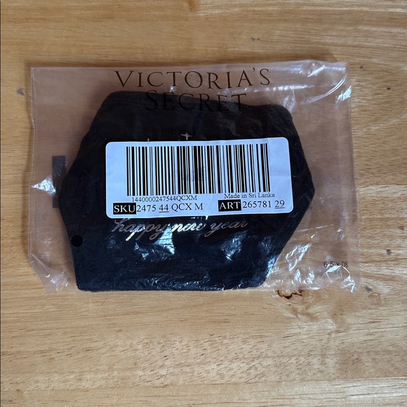 Victoria’s Secret Happy New Year V String Thong - Picture 11 of 11